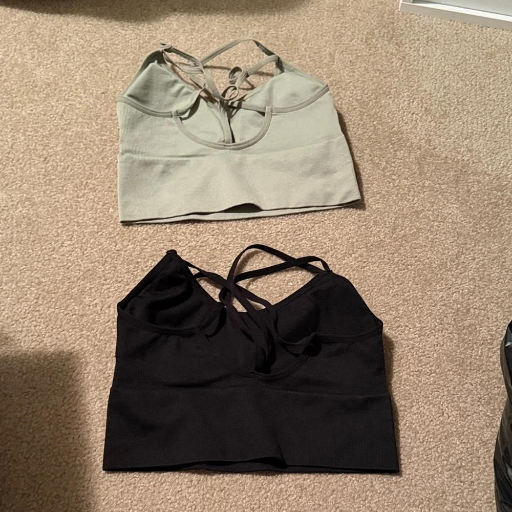 🖤 Set of Two Sports Bras Size Small 🖤 - Picture 2 of 3